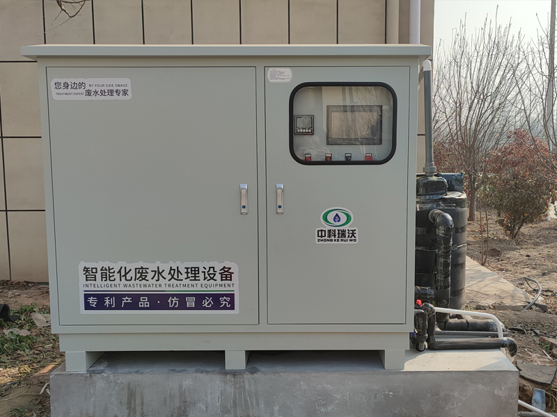 室外防雨麻豆网站在线污水处理设备